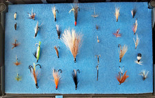 Ensemble de 29 mouches artificielles variées