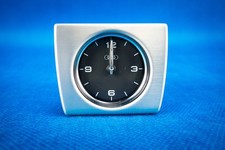 Horloge de la console centrale