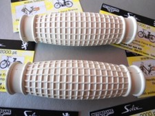 POIGNÉE CAOUTCHOUC GAUFRÉE GREME SOLEX - VELO - SOLEX 45 CC -330