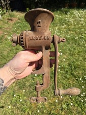 Hachoir à viande ancien en