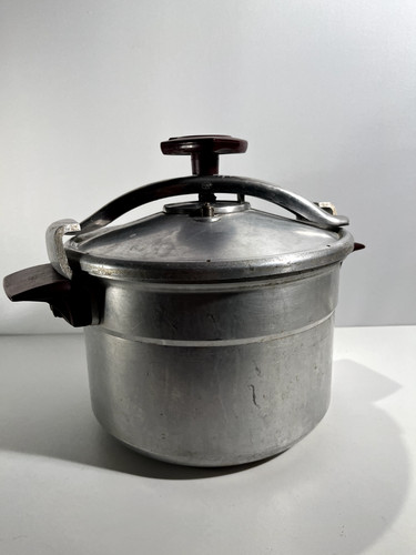 Ancienne cocotte minute - cocotte,