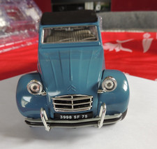 Citroen 2CV  1966 - SOLIDO 1/17 sous coque plastique