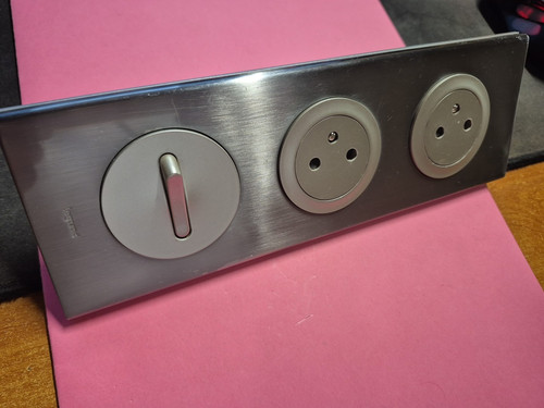 Legrand 69103 triple prise - -,