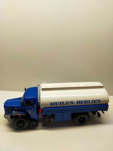 Camion hachette ixo berliet - camion,