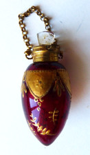 Petit flacon à parfum  19e siècle en verre rouge perfum bottle vinaigrette