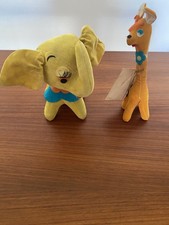 Lot de deux peluches des