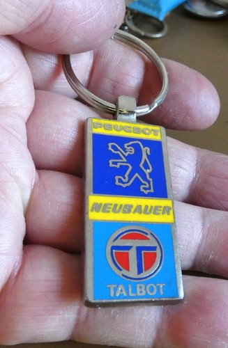 Ancien porte clé métal