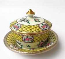 Bouillon en porcelaine