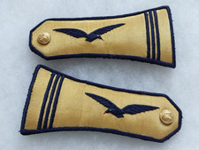 Une paire d'Epaulettes de