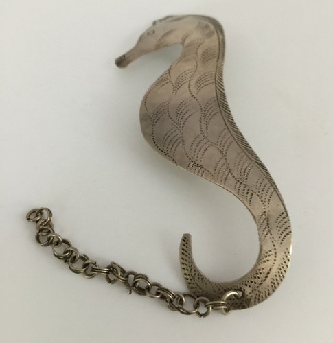 Broche hippocampe metal - en,