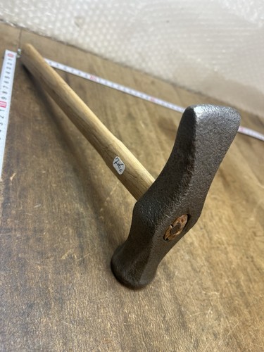 Marteau ferblantier - marteau,