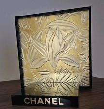Présentoir Chanel plexi noir