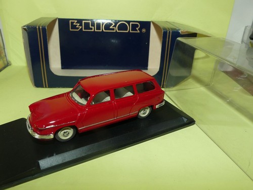 Panhard break bordeaux - 17,