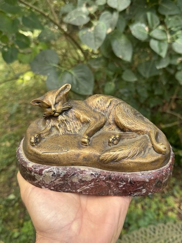 Sculpture chat couché - chat,