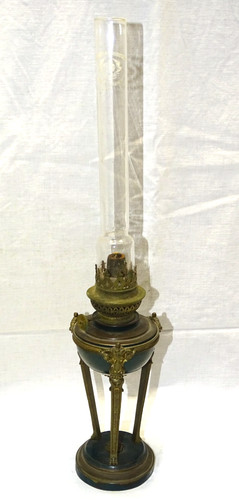 Jolie lampe a petrole - jolie,