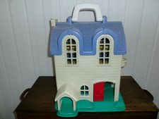 Vintage Fisher Price 1997  jouet maison familiale 5 personnages LITTLE PEOPLE