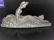 CERAMIQUE CRAQUELEE LEJAN FEMME AU GREYHOUND ART DECO