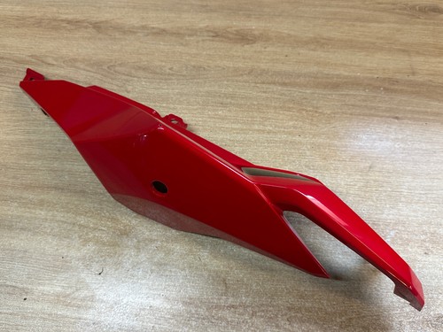 Une coque carenage arriere - carenage,