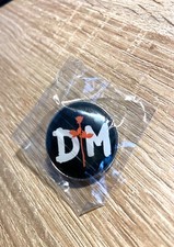 GROS PIN'S EN METAL DEPECHE