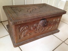 jolie BOITE COFFRE EN BOIS