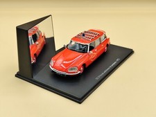 1/43 Citroën DS ID 20 Break Ambulance Pompiers Rouge 1972 UH Universal Hobbies