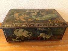 Ancienne et superbe  Boite  en tôle  lithographiée scène chats chatons 