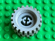 Roue LEGO Light Gray Wheel 2346 + 3482 / set 9748 Droid Developer Kit