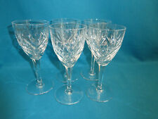 LOT 7 5 VERRES A EAU EN CRISTAL DE SAINT LOUIS MODÈLE CHANTILLY ESTAMPILLÉS