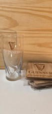 UN VERRE GUINNESS 25CL + 1 SOUS BOCK EN BOIS