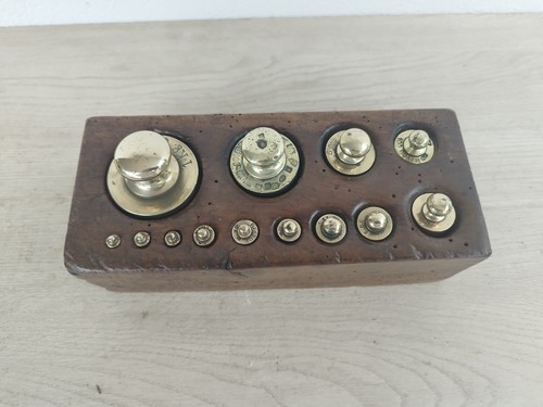 Ancienne boite poids 2 - boite,