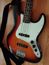 Guitare basse électrique