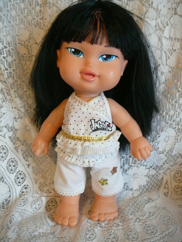 Belle poupee famosa sexuee - belle,