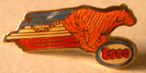 Ancien pin esso et - et, son