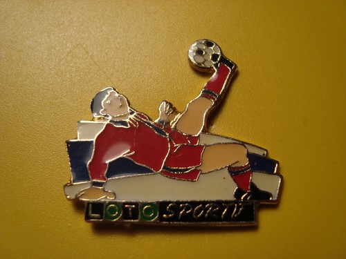 Pin pins sport foot - pin,