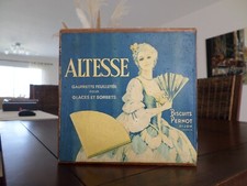 BOITE DE PUBLICITÉ EN CARTON