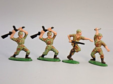 QUIRALU PLASTIQUE   4 SOLDATS