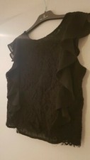 Haut noir Jennyfer Taille XS en dentelles et manches volantes