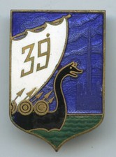  INSIGNES MILITAIRES  A