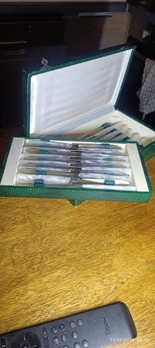 Ancien coffret couteaux - coffret, 24