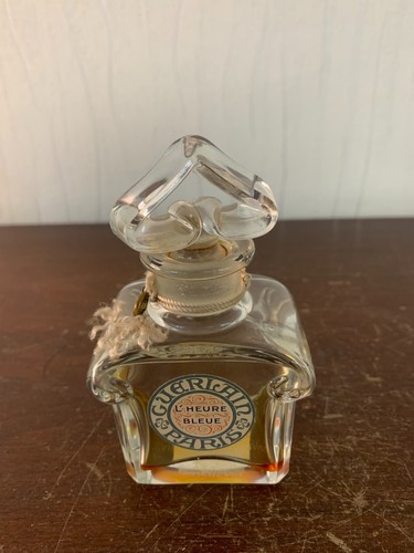 Flacon parfum heure - à, l'heure
