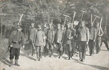 Carte-Photo 1.WK Prisonnier Calotte à La Travail Ers. Batl. 101 Zittau