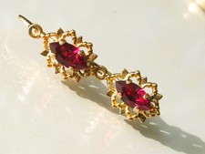 JOLIES BOUCLES D'OREILLES ANCIENNES 1970/80 en Plaqué or avec PIERRE ROUGE