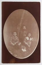 Père deux enfants nature cane arbre cadre ovale - Photo ancienne snapshot RPPC