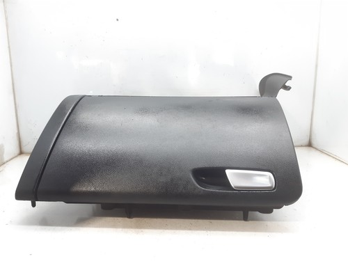 8k1857035 boîte gants - boîte, a