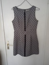 Robe Fee Red T L Fleuri Blanc Fond Noir S. Manche 100 % Polyester