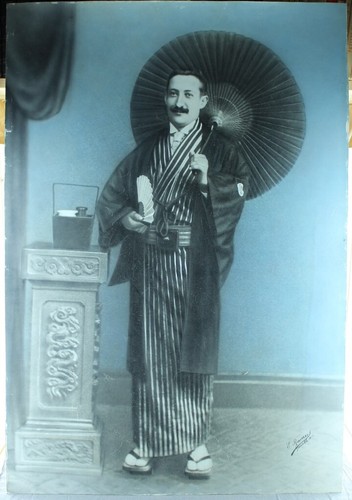 Homme travesti kimono - travesti, en