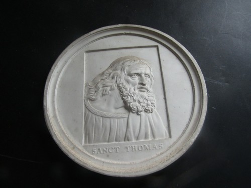 Medaillon platre saint thomas - platre,