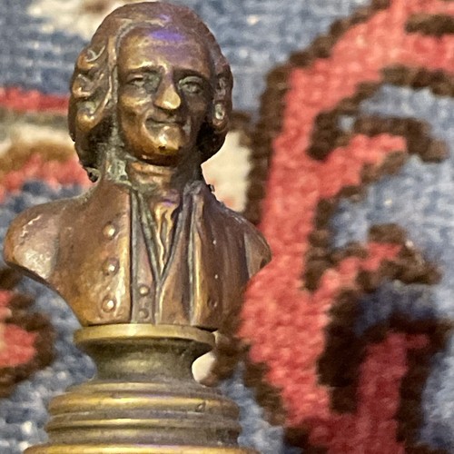 Voltaire bronze belle - belle, patine