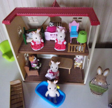 SYLVANIAN - Maison ouverte Et Son mobilier. Très Bon État Général