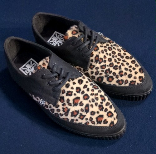 Black leopard print - t.u.k,
